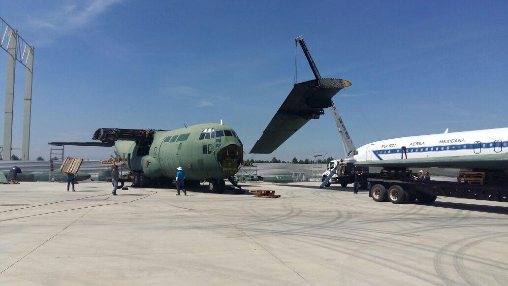 avion_base_aerea_santa_lucia